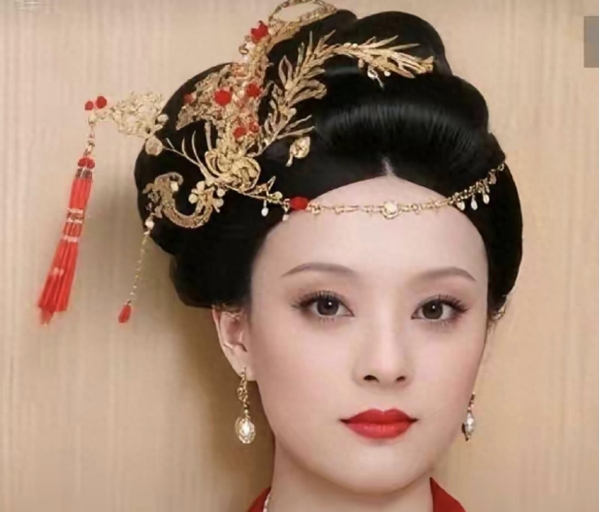 孙俪试妆王熙凤惊艳众人能否超越邓婕经典？