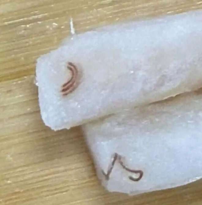 山姆所售鳕鱼片惊现血色异物疑似寄生虫回应称支持退货退款